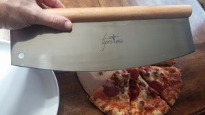 TipNToss Rocking Pizza Cutter