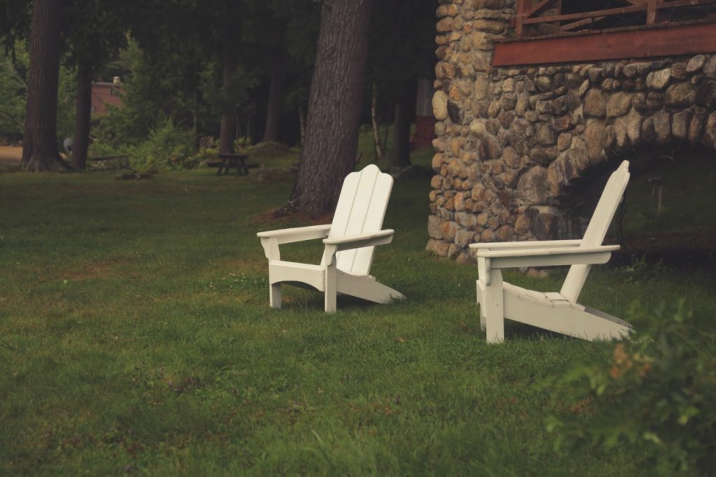 backyard ideas lawn chairs